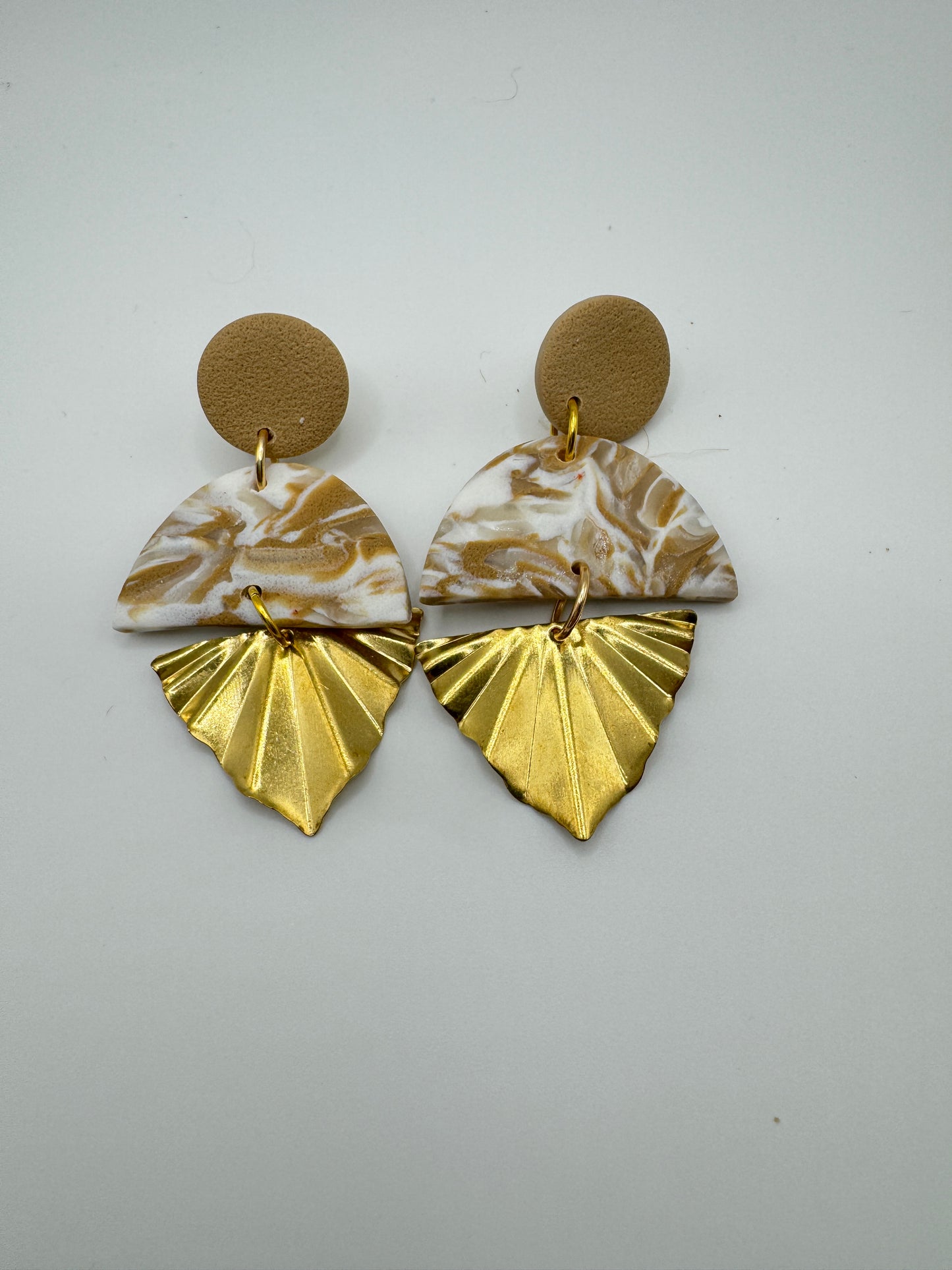 Brinco Meia Lua Dourado