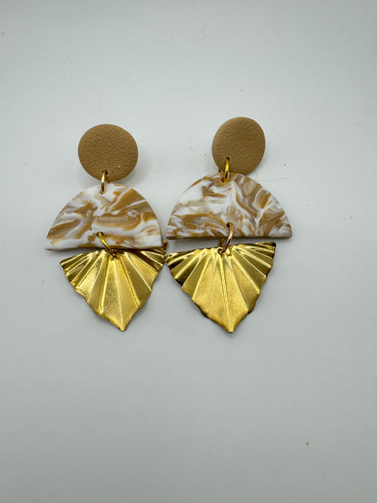 Brinco Meia Lua Dourado